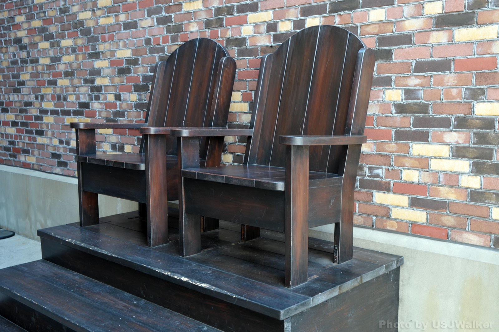 Shoe Shine Chairsの写真